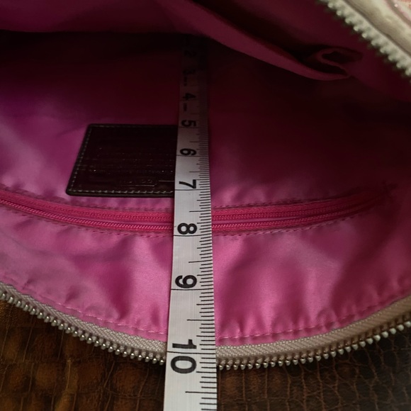 Coach purse over shoulder - Picture 11 of 12